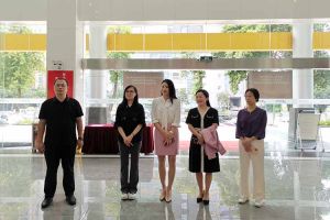 欢乐共创，“媒”好未来｜华体会官方版网站登录入口-华体会（中国）集团与番禺区融媒体中心互访交流