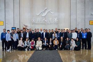 陕西省工业和信息化厅一行领导莅临华体会官方版网站登录入口-华体会（中国）集团考察参观